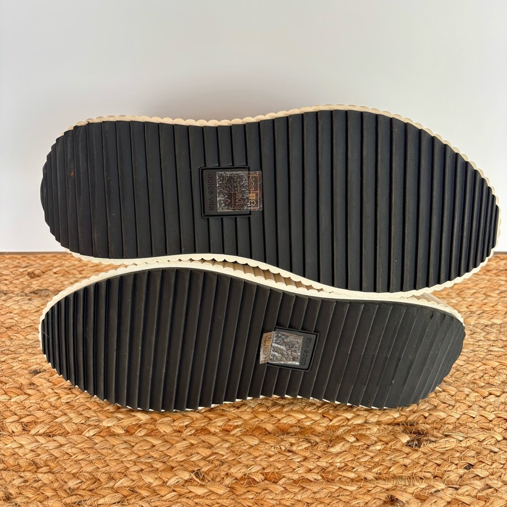 Like New Dolce Vita Dolen Nylon Sneaker in black Womens Sz (10) - Picture 7 of 9